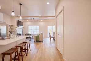 Interior - Riverwalk Suites, #310 Exceptional in Every Way (Cashmere)