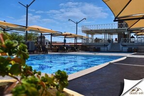 Outdoor pool - Desert Inn Mexicali (Mexicali)