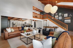 Televisión y chimenea