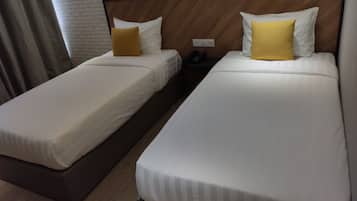 Deluxe Twin Room, City View | Free WiFi