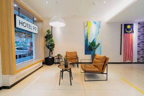 Lobby sitting area - Hotel 99 Seri Kembangan (Seri Kembangan)