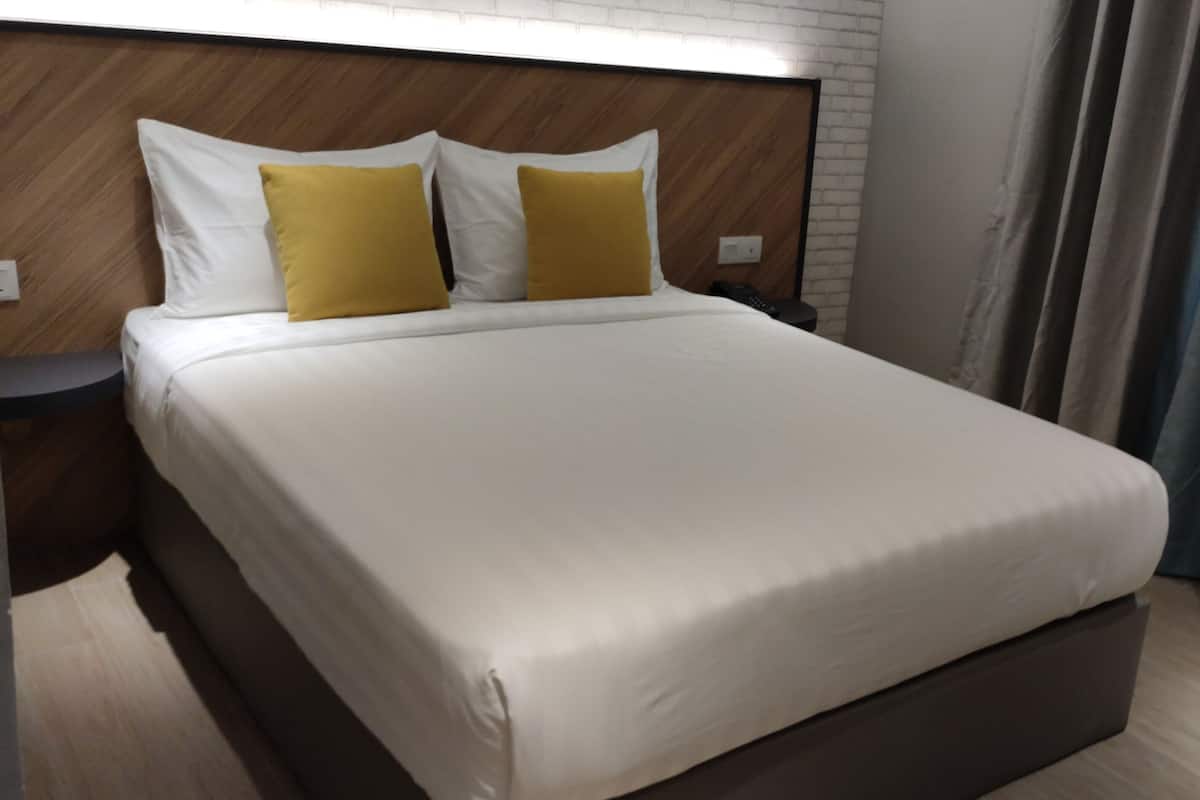 Superior Double Room, City View