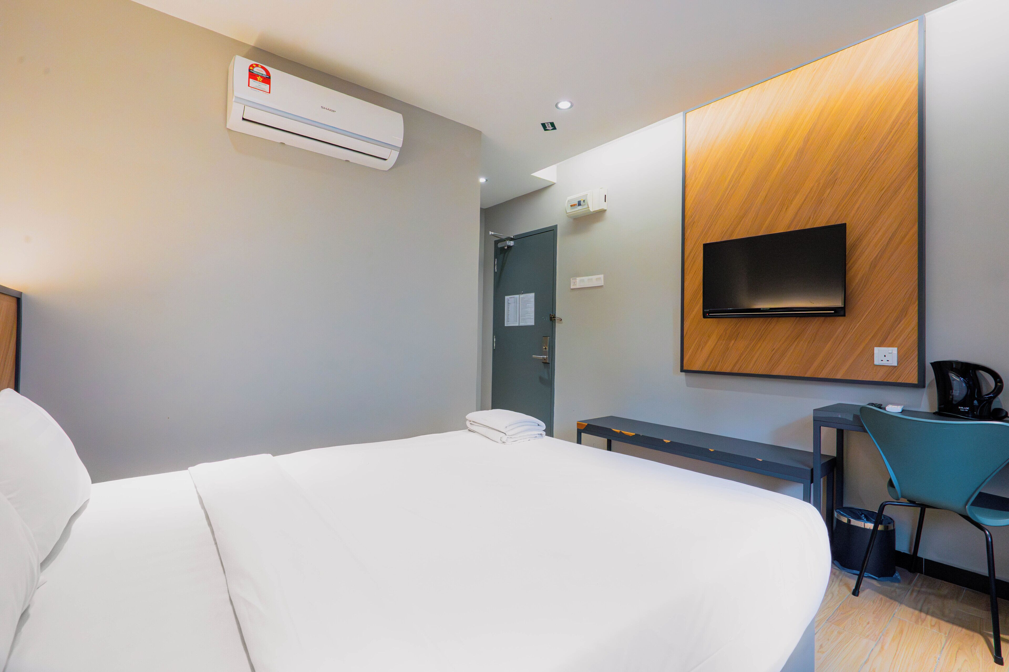 Superior Double Room, City View