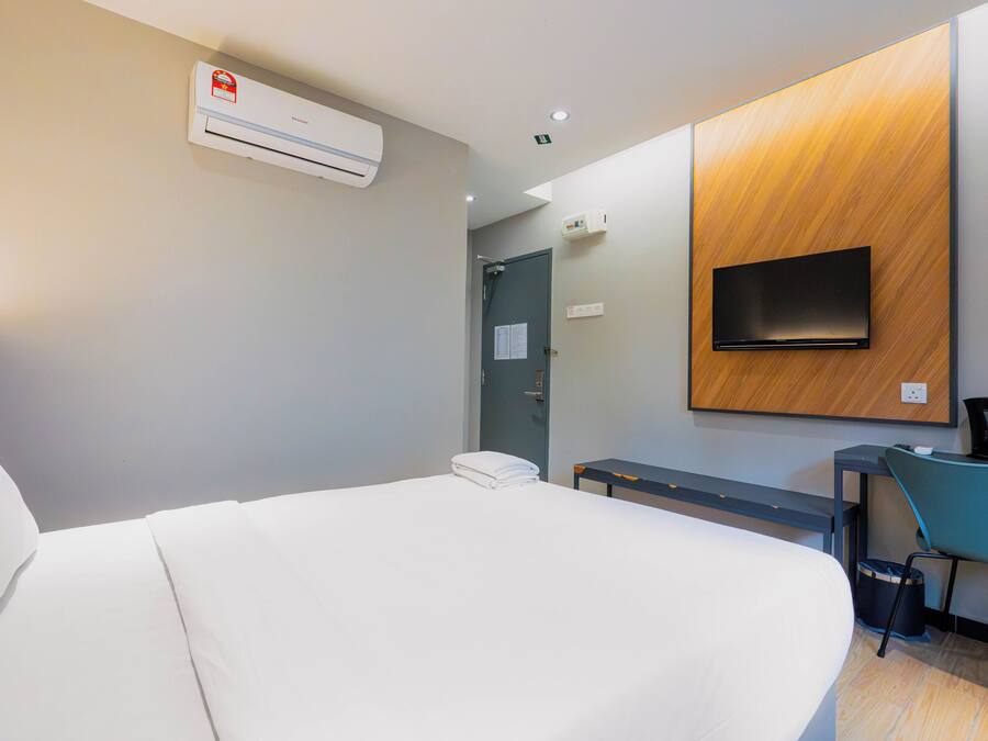Superior Double Room, City View