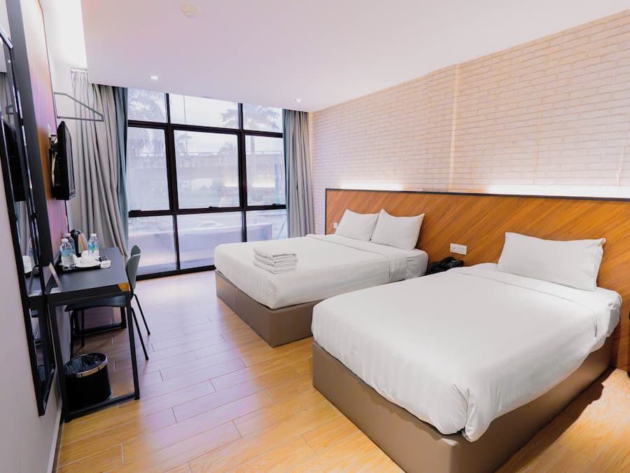 Deluxe Triple Room, City View | Free WiFi