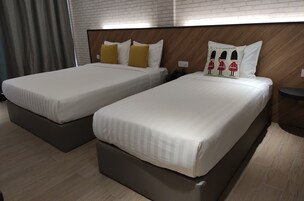 Deluxe Triple Room, City View | Wi-fi percuma 