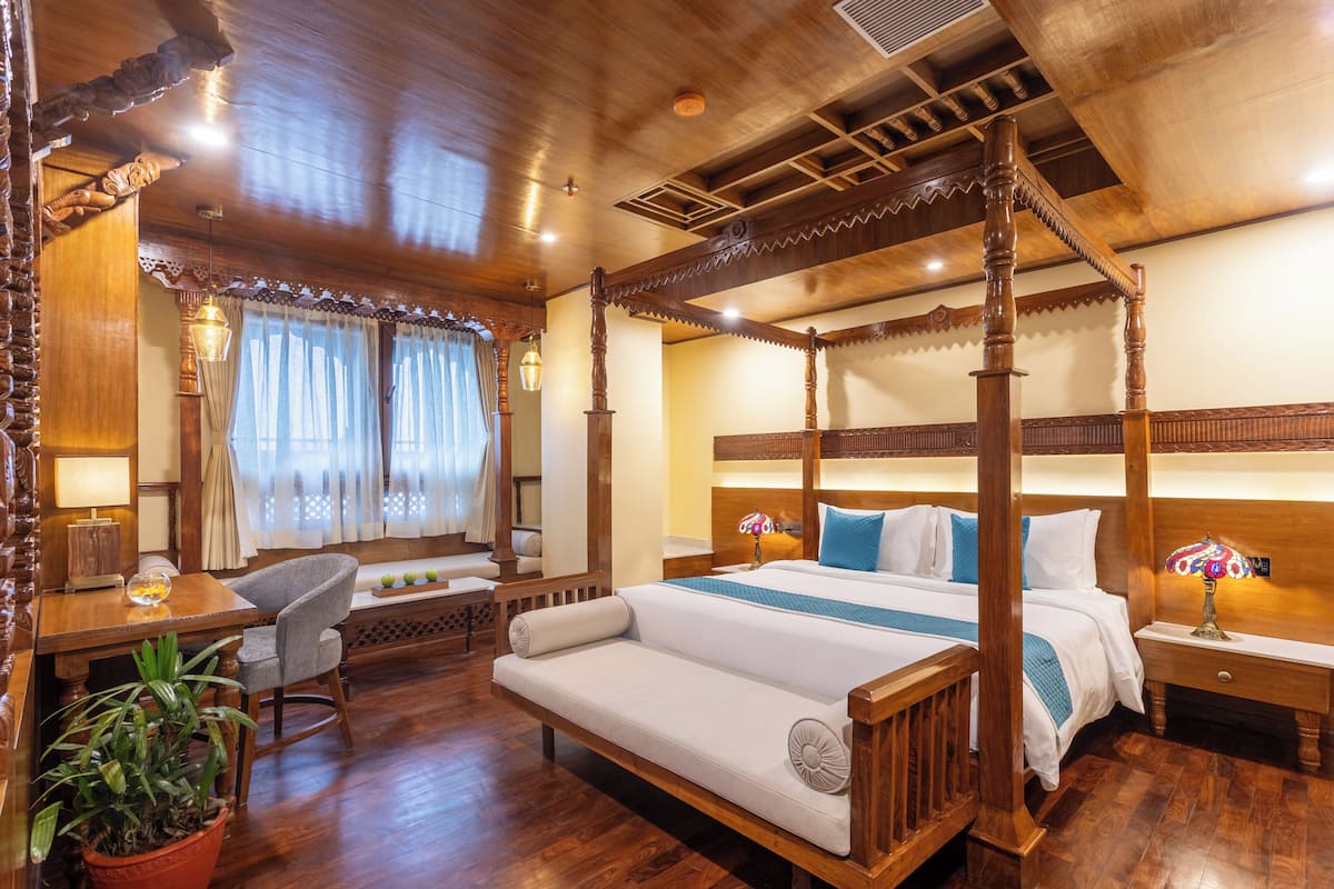 Executive suite | 1 bedroom, Egyptian cotton sheets, premium bedding, pillow-top beds