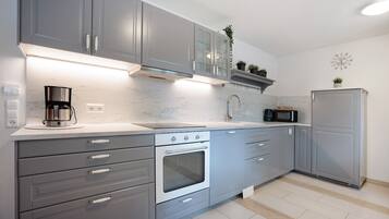 Fridge, microwave, oven, stovetop
