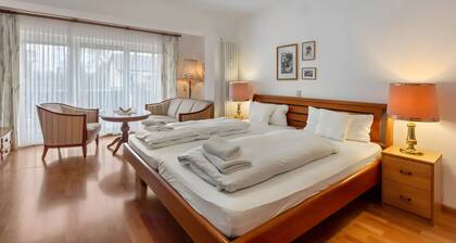 Zimmer 'Doppelzimmer 3 - Behindertengerecht' mit Gemeinschaftsterrasse und Wi-Fi