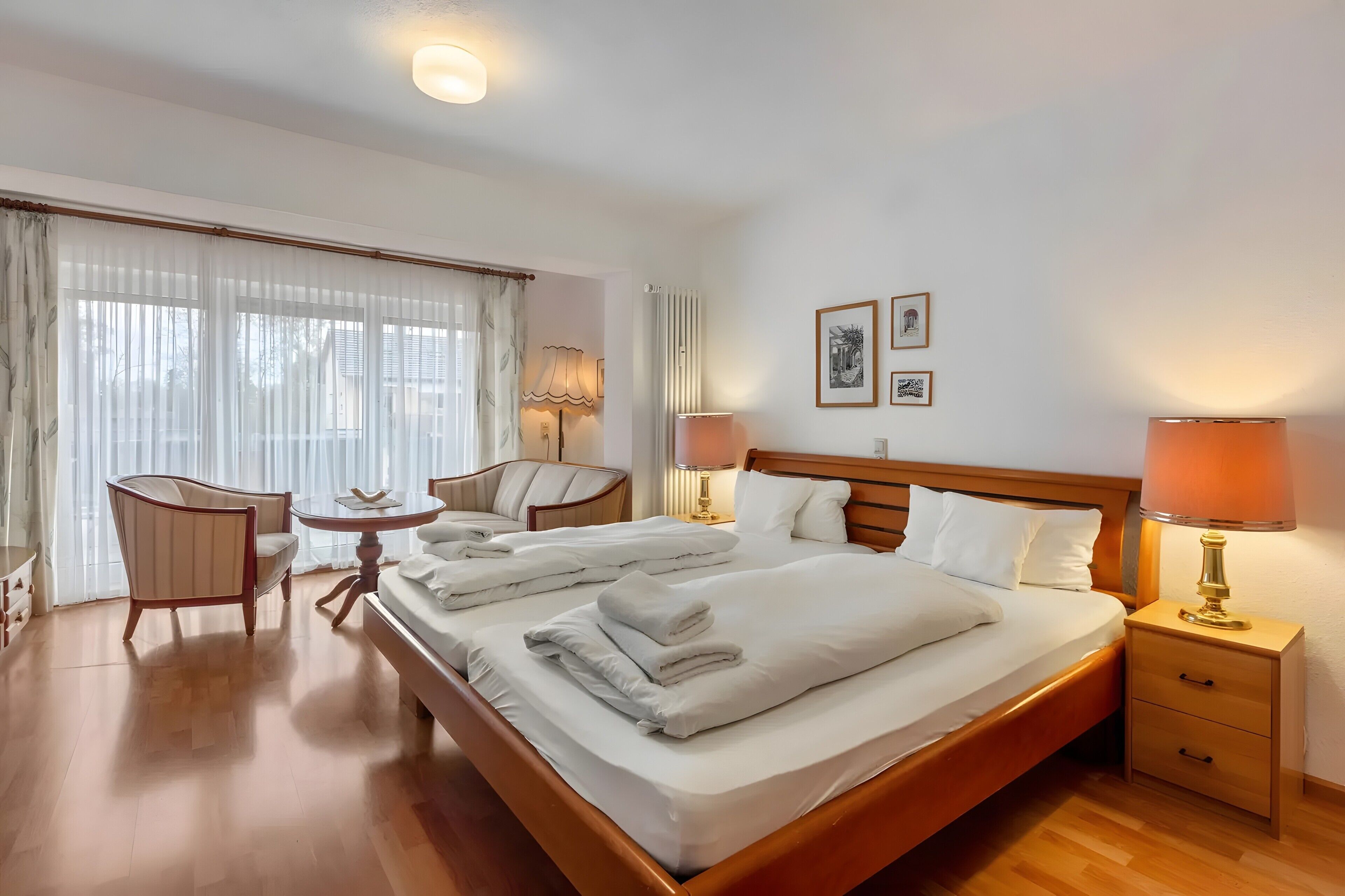 1 habitación, tabla de planchar con plancha, wifi gratis y ropa de cama 