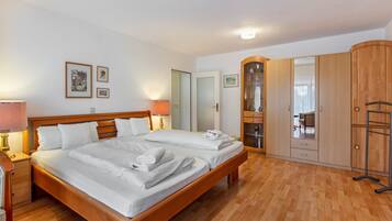 1 bedroom, iron/ironing board, free WiFi, bed sheets