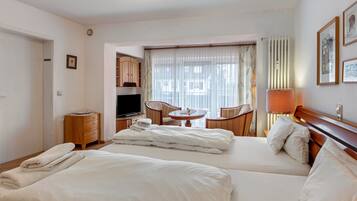 1 bedroom, iron/ironing board, free WiFi, bed sheets