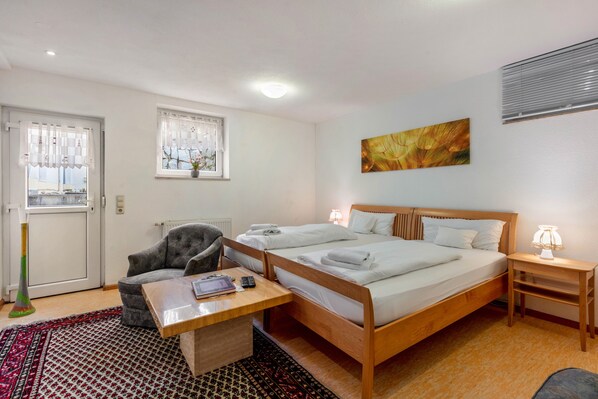 2 habitaciones, tabla de planchar con plancha y wifi gratis 