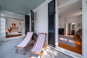 8 habitaciones, escritorio, tabla de planchar con plancha y wifi gratis 