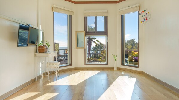 Basic Room, 1 Bedroom (Poodle 102)