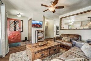 TV - Altitude Oasis (Woodland Park)