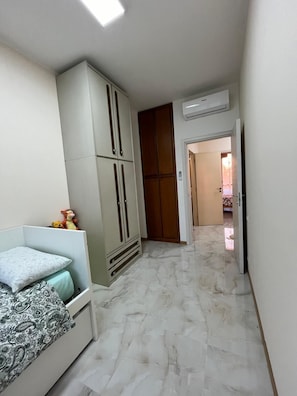 1 soverom, strykejern/-brett, wi-fi og sengetøy