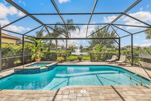 Beheizter Pool