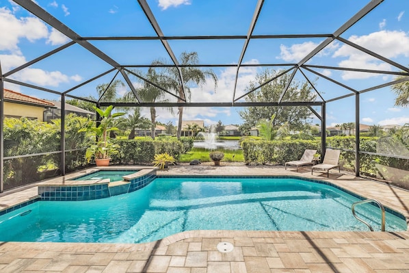 UppvÀrmd pool