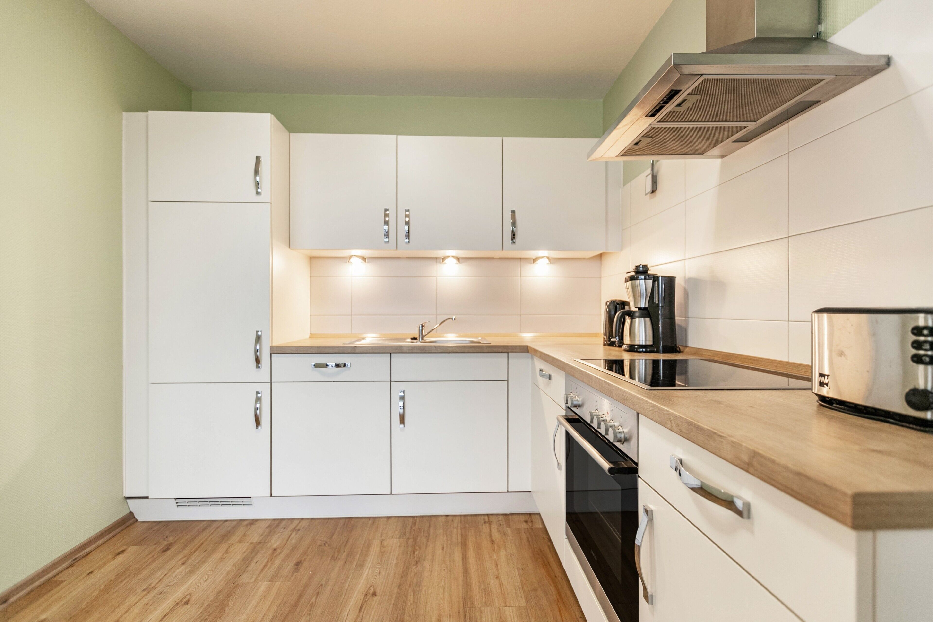 Kühlschrank, Ofen, Herdplatte, Geschirrspüler