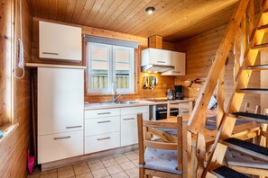 Frigorifero, forno, piano cottura, macchina per tè/caffè