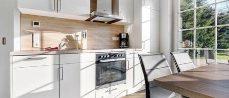 Refrigerador, horno, placa de cocina, lavavajillas