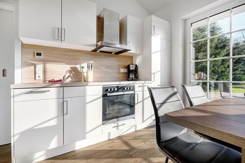 Apartment 'Wiesenfenster' with Shared Terrace, Shared Garden and Wi-Fi