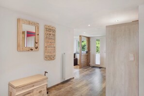 Interior - Apartment 'Ferienwohnung Zwergenschlössle' with Private Garden and Wi-Fi (Breitnau)