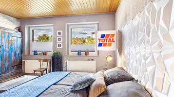 2 bedrooms, iron/ironing board, free WiFi, bed sheets