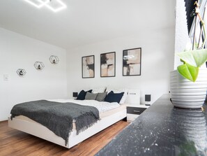 2 habitaciones, tabla de planchar con plancha y wifi gratis 