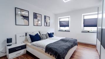 2 bedrooms, iron/ironing board, free WiFi, bed sheets