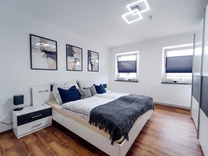 2 habitaciones, tabla de planchar con plancha y wifi gratis 
