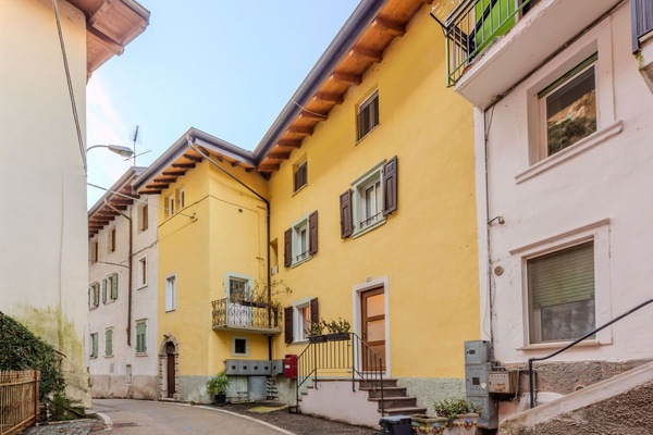 Mur, Bâtiment, Fenêtre, Zone Résidentielle, Façade, Quartier, Architecture, Maison, Ville, Domicile