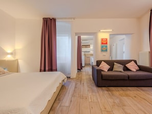 1 bedroom, iron/ironing board, free WiFi