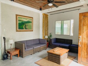 別墅, 海景 | 客廳 | 32 吋智能電視連數碼電視頻道