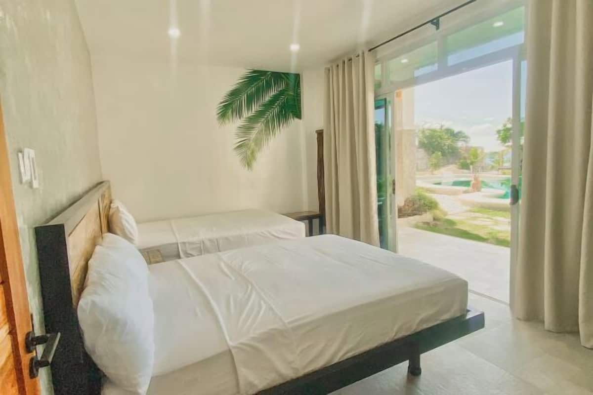 Down comforters, desk, rollaway beds, free WiFi