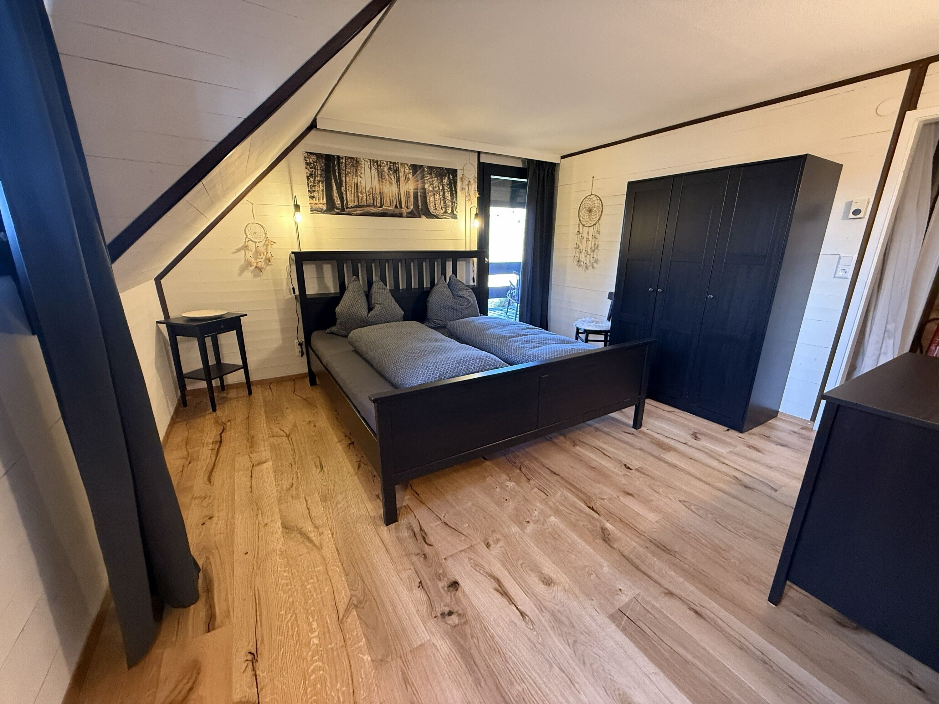 2 slaapkamers, een strijkplank/strijkijzer, gratis wifi, beddengoed