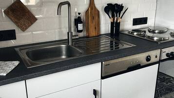 Réfrigérateur, four, plaque de cuisson, lave-vaisselle