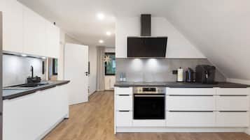 Køleskab, ovn, kogeplade, opvaskemaskine