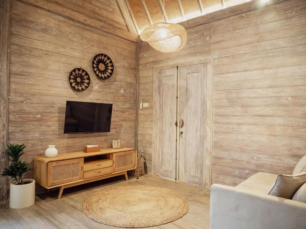 Bungalow, Balcony, Garden View | Living area