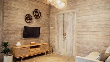 Bungalow, Balcony, Garden View | Living area