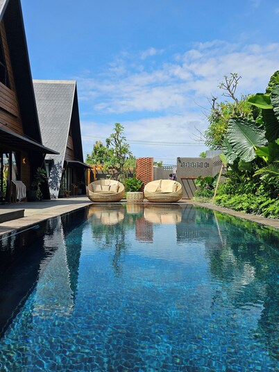 TWINSEAS VILLA