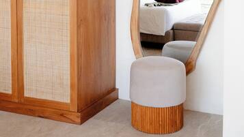 Studio, Balcony, Partial Ocean View | Interior