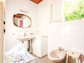 Bathroom - Trait d'Union by Interhome (Mimizan)