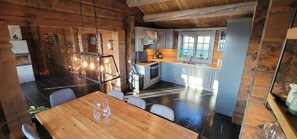 Cabane, 4 chambres | Salle à manger