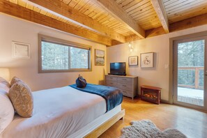 1 chambre, lit parapluie, Wi-Fi gratuit, draps fournis