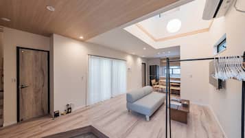 Comfort House, 5 Bedrooms, Non Smoking | 5 bedrooms, blackout curtains, free WiFi