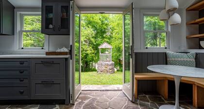 Luxe Historical Style - 2 FP’s & Soaking Tub