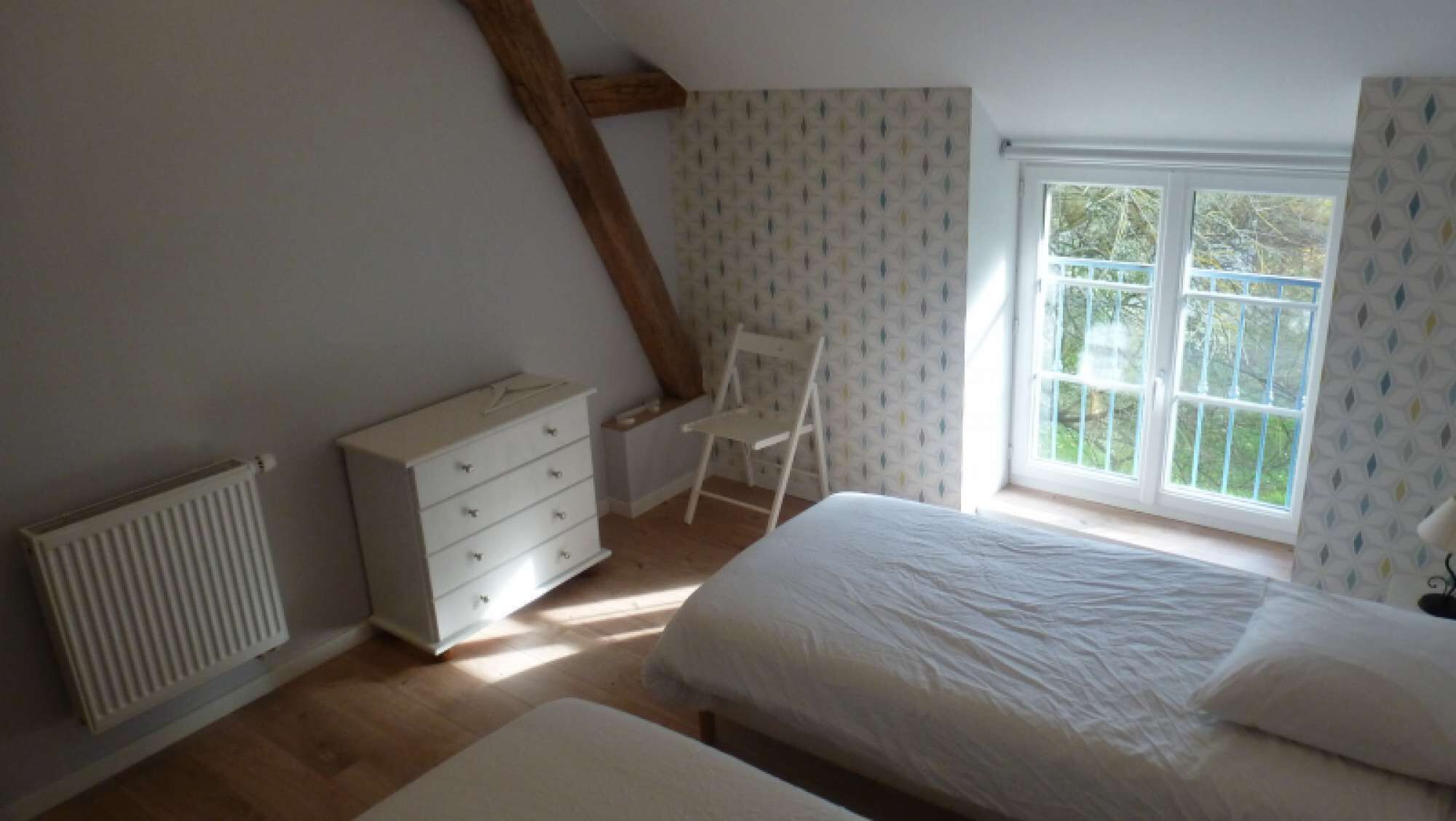 3 slaapkamers, een bureau, wifi, beddengoed