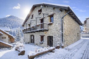 Front of property - La Baita 1800 Ski In Ski Out (Claviere)